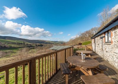 Holiday accommodation for up to 16 guests in Wales | Cae Madog Barn
