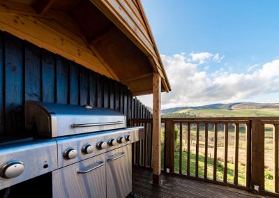 Self-catering accommodation with BBQ, pool and hot tub in Wales | Cae Madog Barn